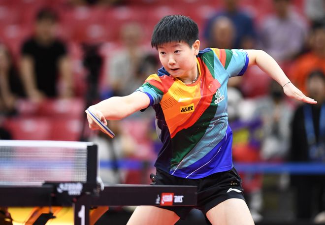 人瞠目的凌 人瞠目的凌